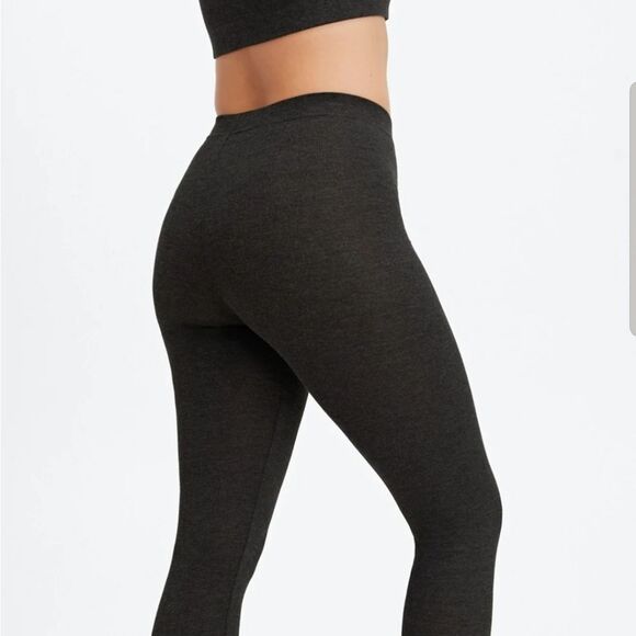 NWT Fabletics Black Leggings - Picture 5 of 7